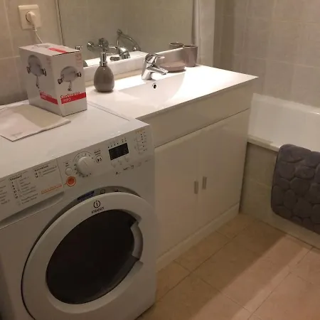 Appartement 2 Pieces Climatisee Avec Parking Prive Gratuit Au Coeur De , 8 Rue Dct Feraud ,beach And Train Near Cagnes-sur-Mer